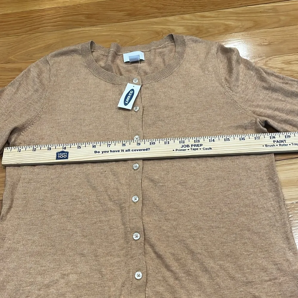 Old Navy NWT  women button down cardigan sweater size medium. - Image 5