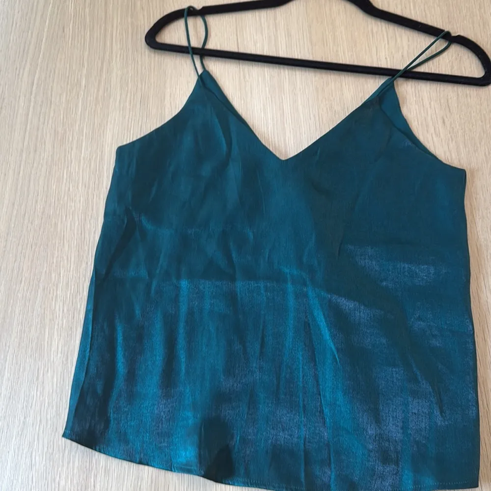 Mango Shimmery Spaghetti Strap Green Silky Tank Top Size XS x1262 - Image 8