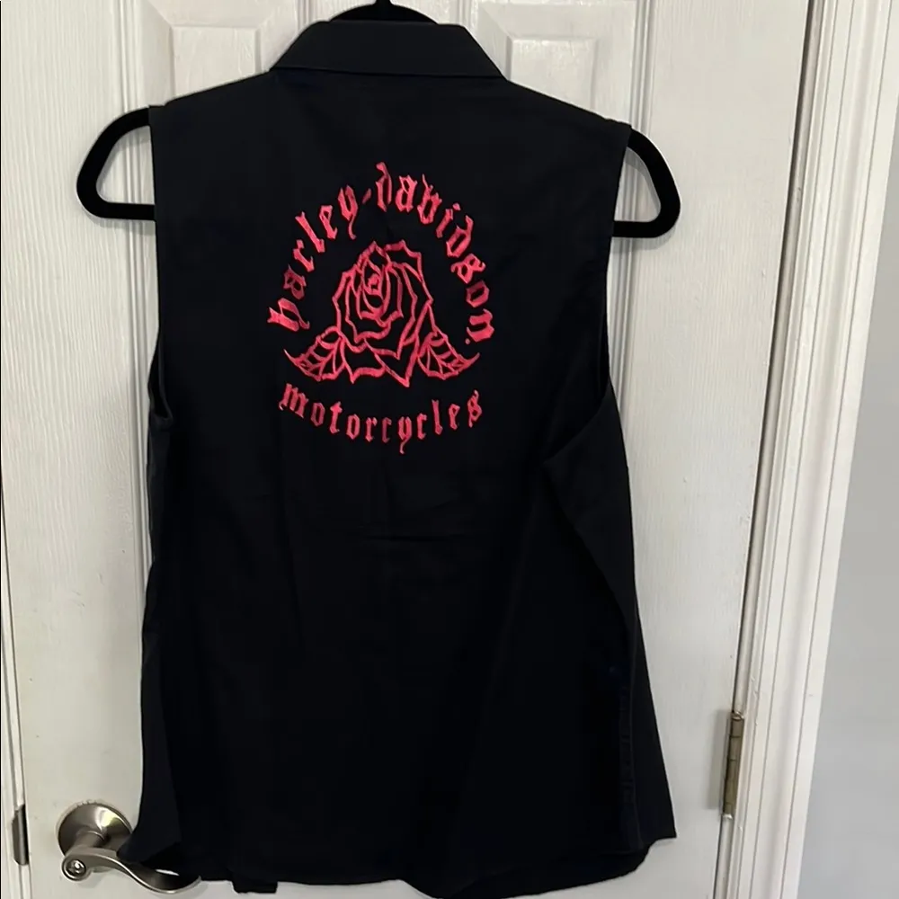 Harley-Davidson Black Sleeveless Shirt with Pink Emblem - Image 2