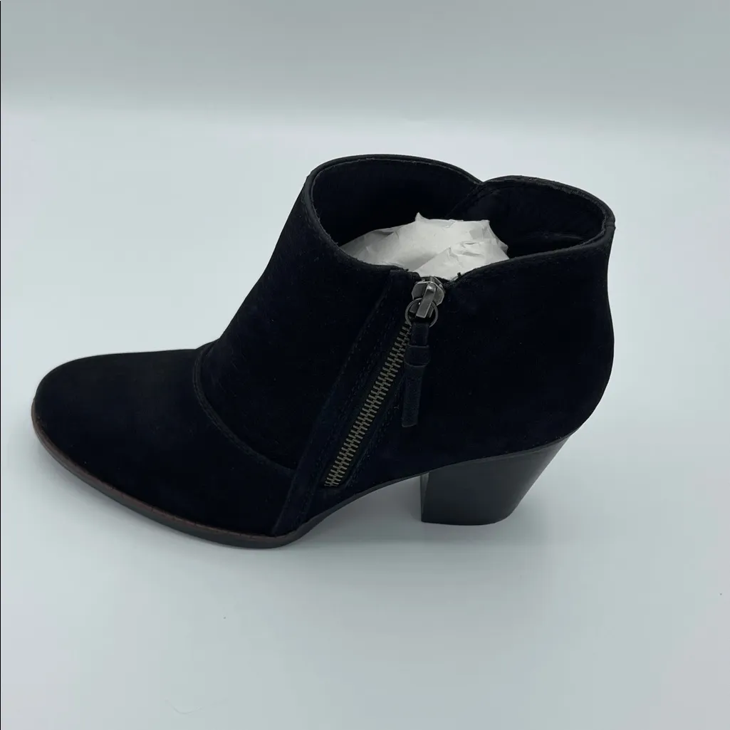 Baretraps Cacie Laser-Cut Ankle Booties in black faux suede Size 8M - Image 5