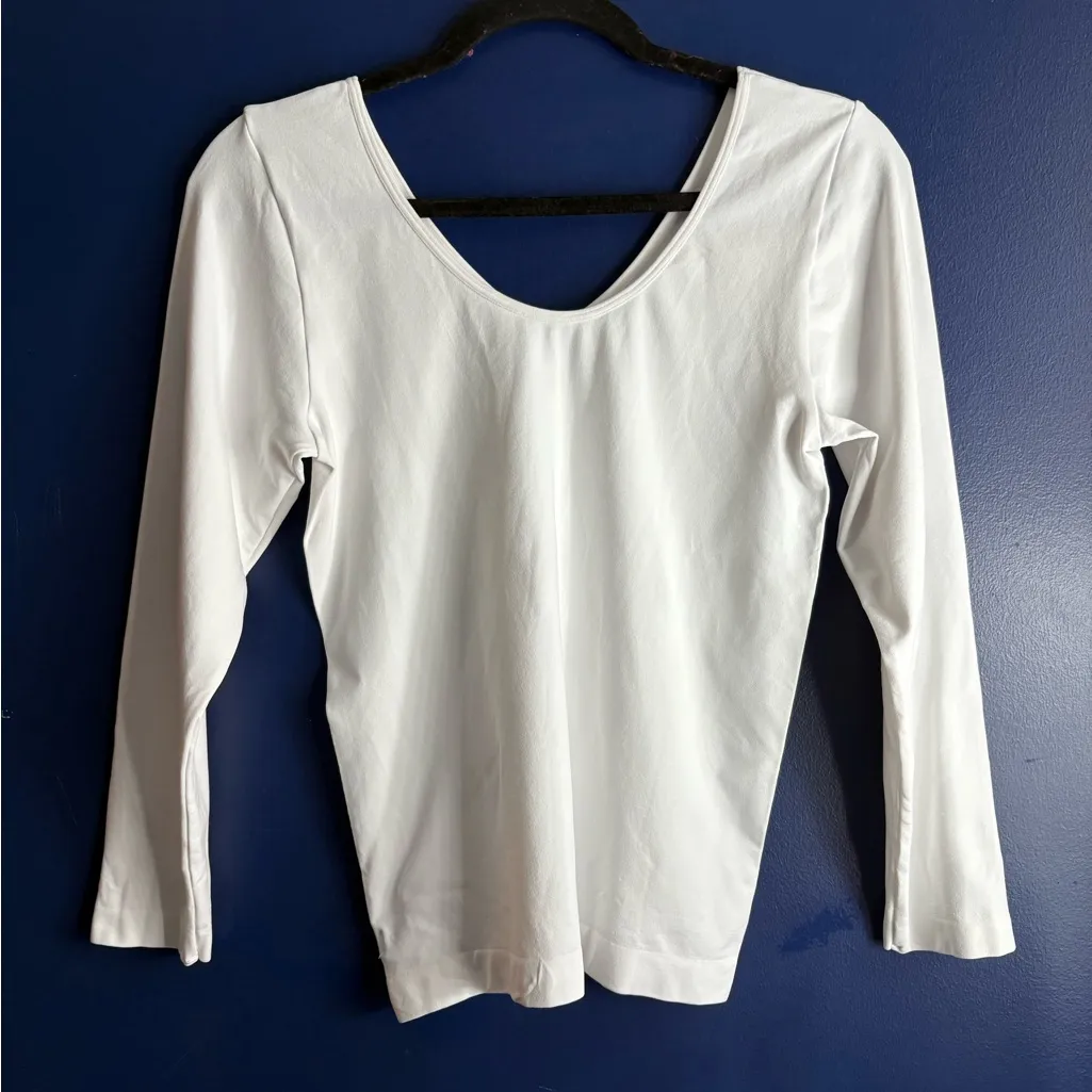 Yelete Classic White Reversible Long Sleeve Top - Image 6
