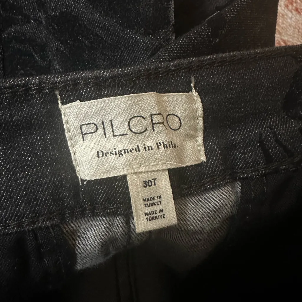 Anthropologie Pilcro Fluted High-Rise Flare Jean black velvet 30T 4122527680028 - Image 6