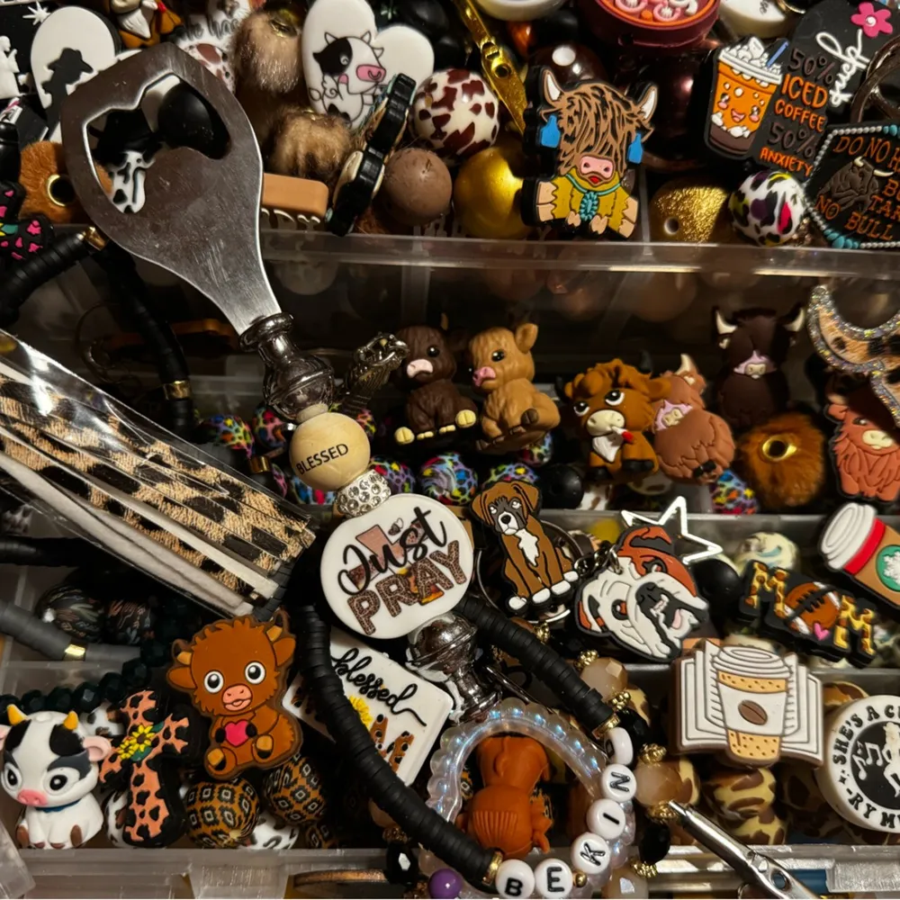 Wild Western Highland Cow Purse, Cowhide cluch & wristlet $20 Black - Image 12