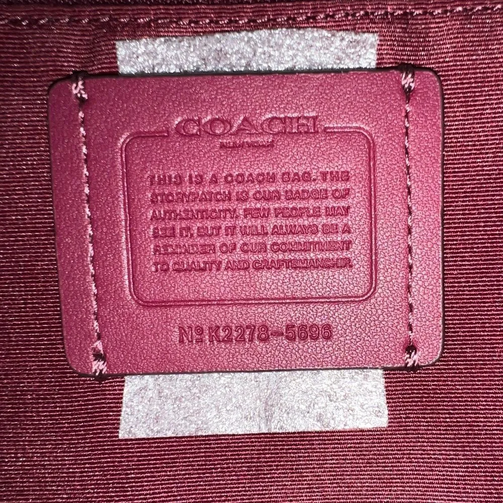 🔥🎁NWT! Coach City Tote Handbag Signature Canvas Msrp:$350.00 - Image 8