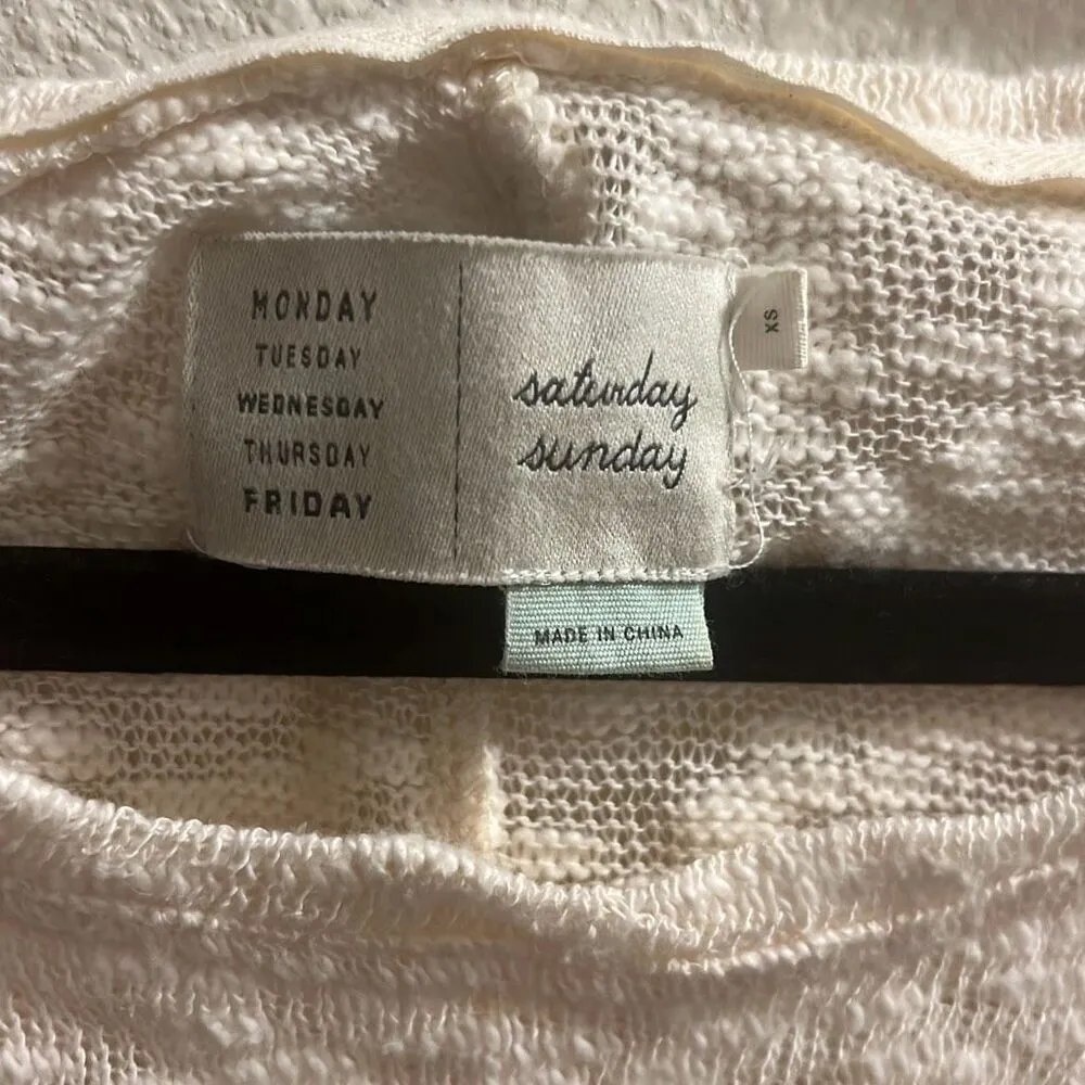 Sunday Monday cream textured lace trim sleeves and bottom Sz XS tunic - Image 5