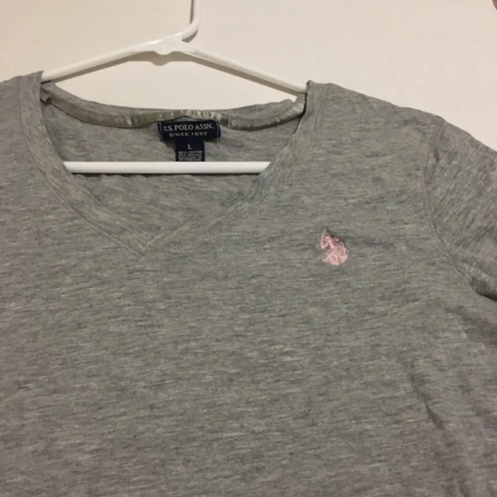 Gray Polo T-shirt - Image 3