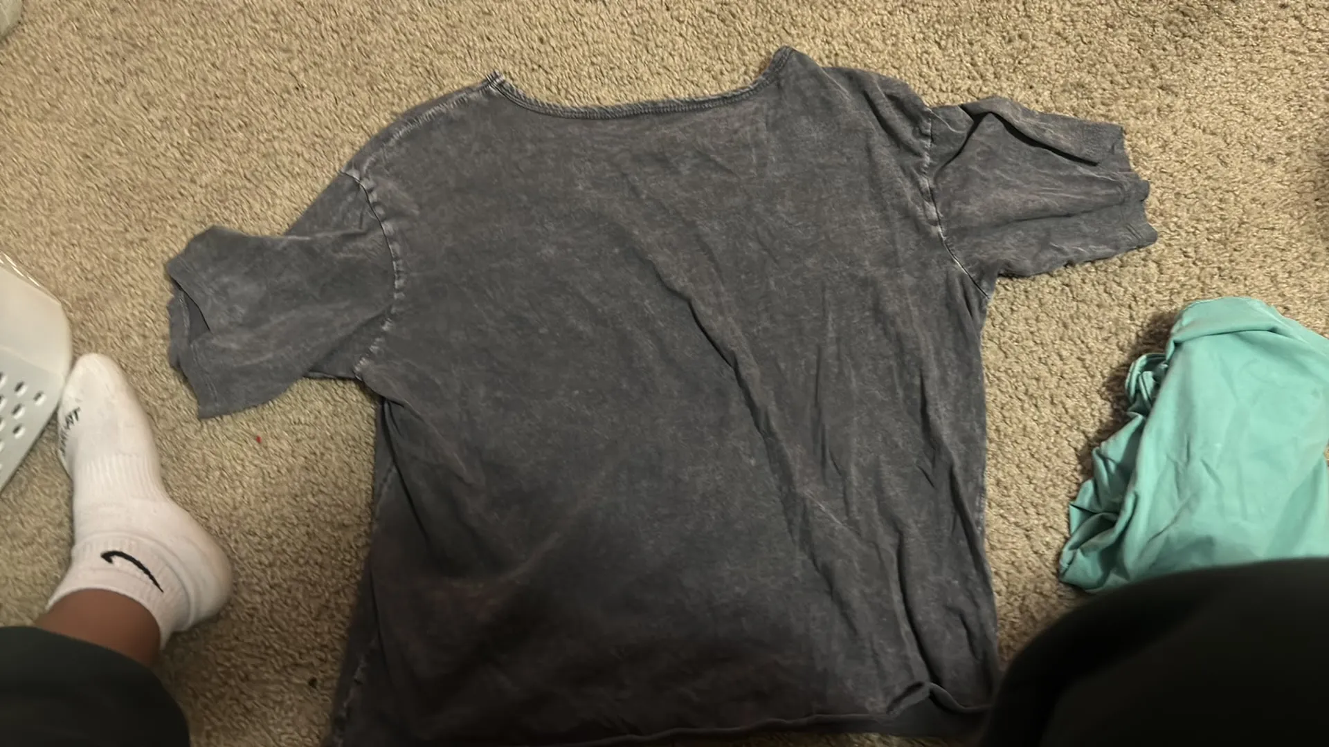 Gray t shirt Size undefined - Image 3