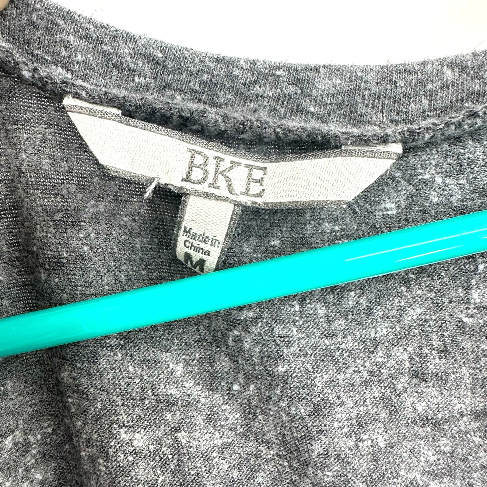 BKE Size Medium Shirt‎ Gray Blue Striped V Neck Short Sleeve Casual Neutral - Image 3