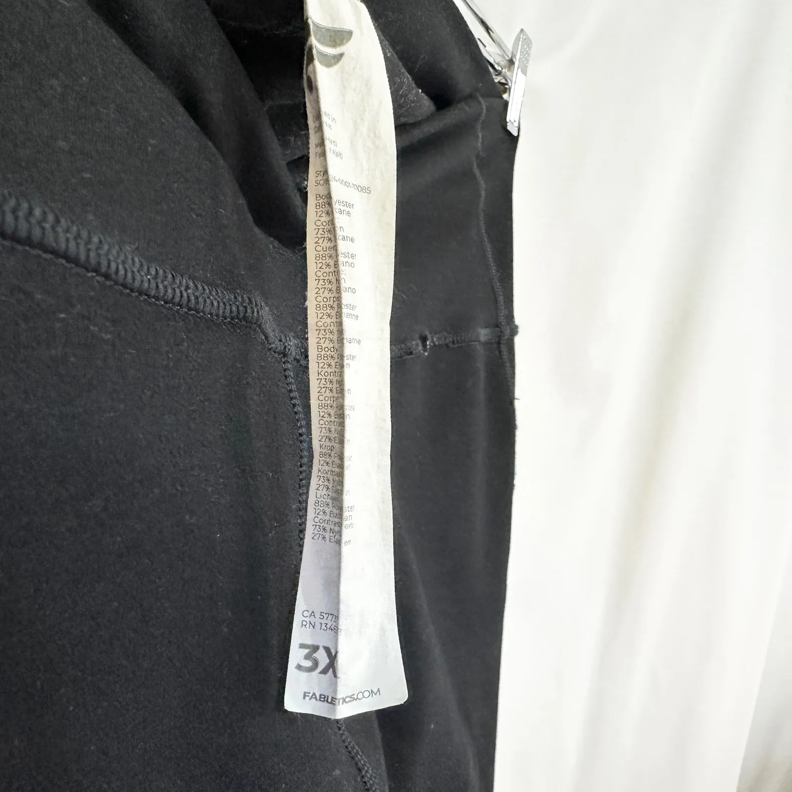 Fabletics Plus Size 3X Shorts Power Hold Side Pockets Solid Black High Rise 1193 - Image 2