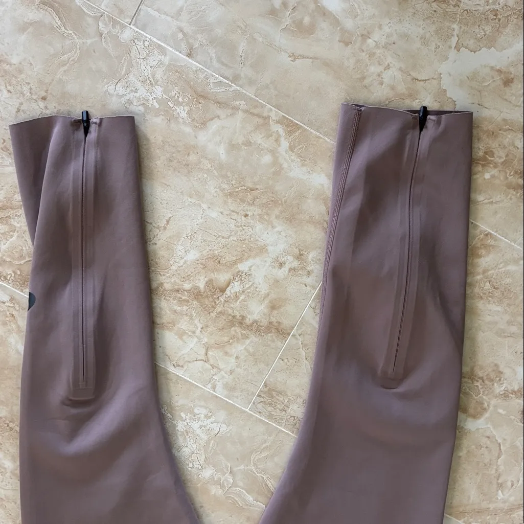 Nike City Ready Tight Fit 7/8 Training Tights Mauve Taupe running activewear - Image 10
