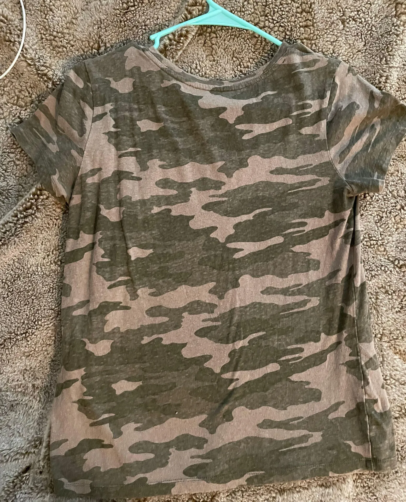 Universal Thread Green Camo Tshirt - Image 2