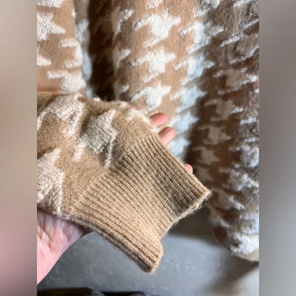 Bobeau Tan Patterned Crew Neck Sweater LG cabincore - Image 3