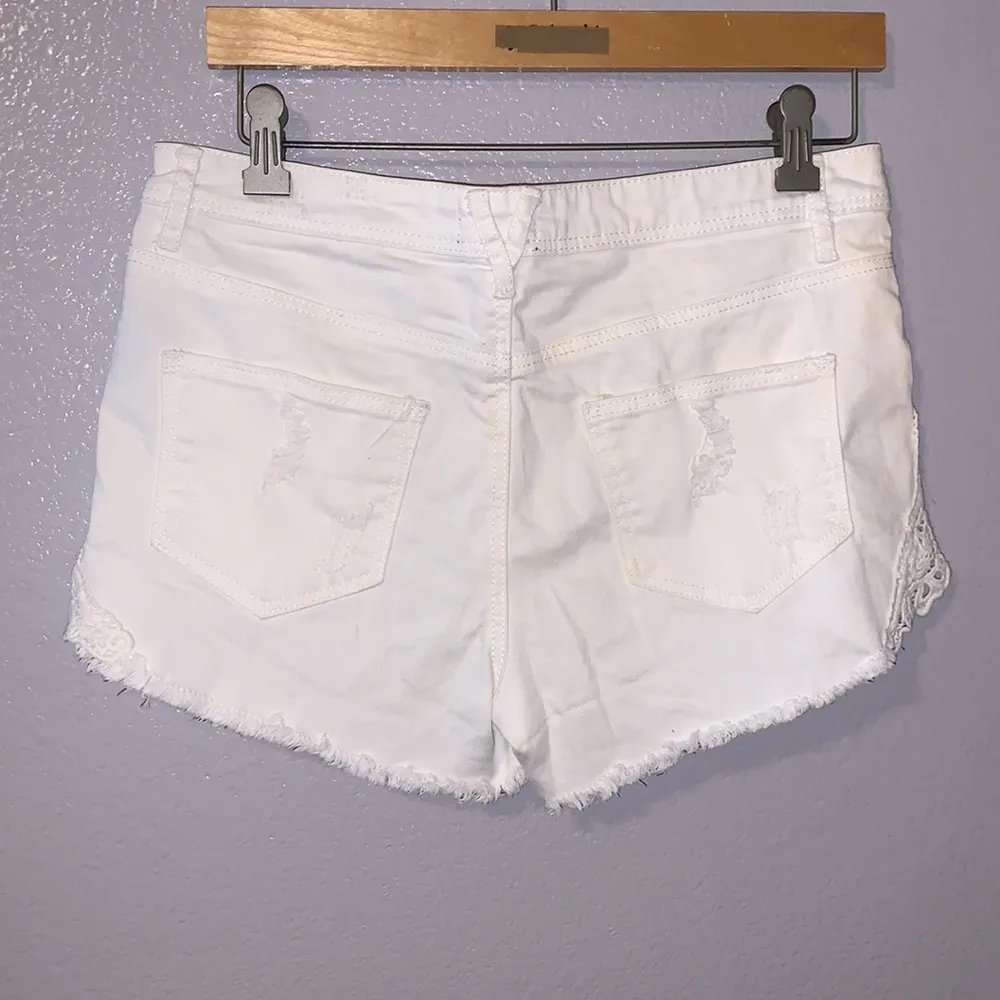 Joe Boxer white lace lightly distressed summer denim shorts - Image 2