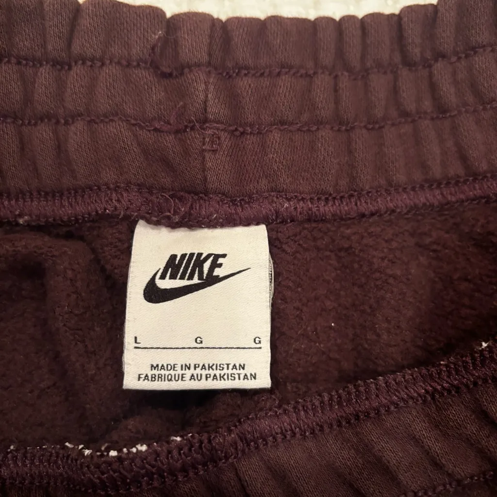 Nike Therma Fit Dark Maroon High Waist Women's Jogger Elastic Waist Size Large - Image 6