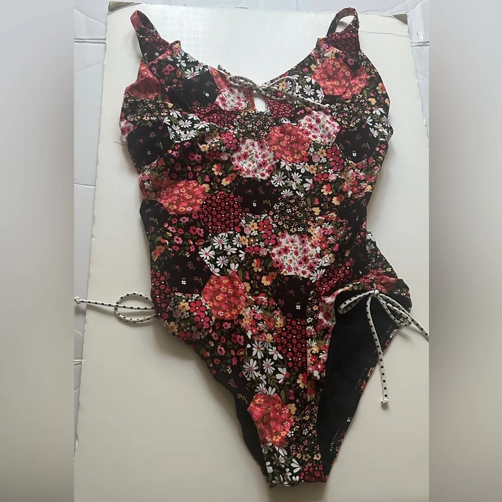 Skinny Dippers Women’s Swimsuit - Image 2