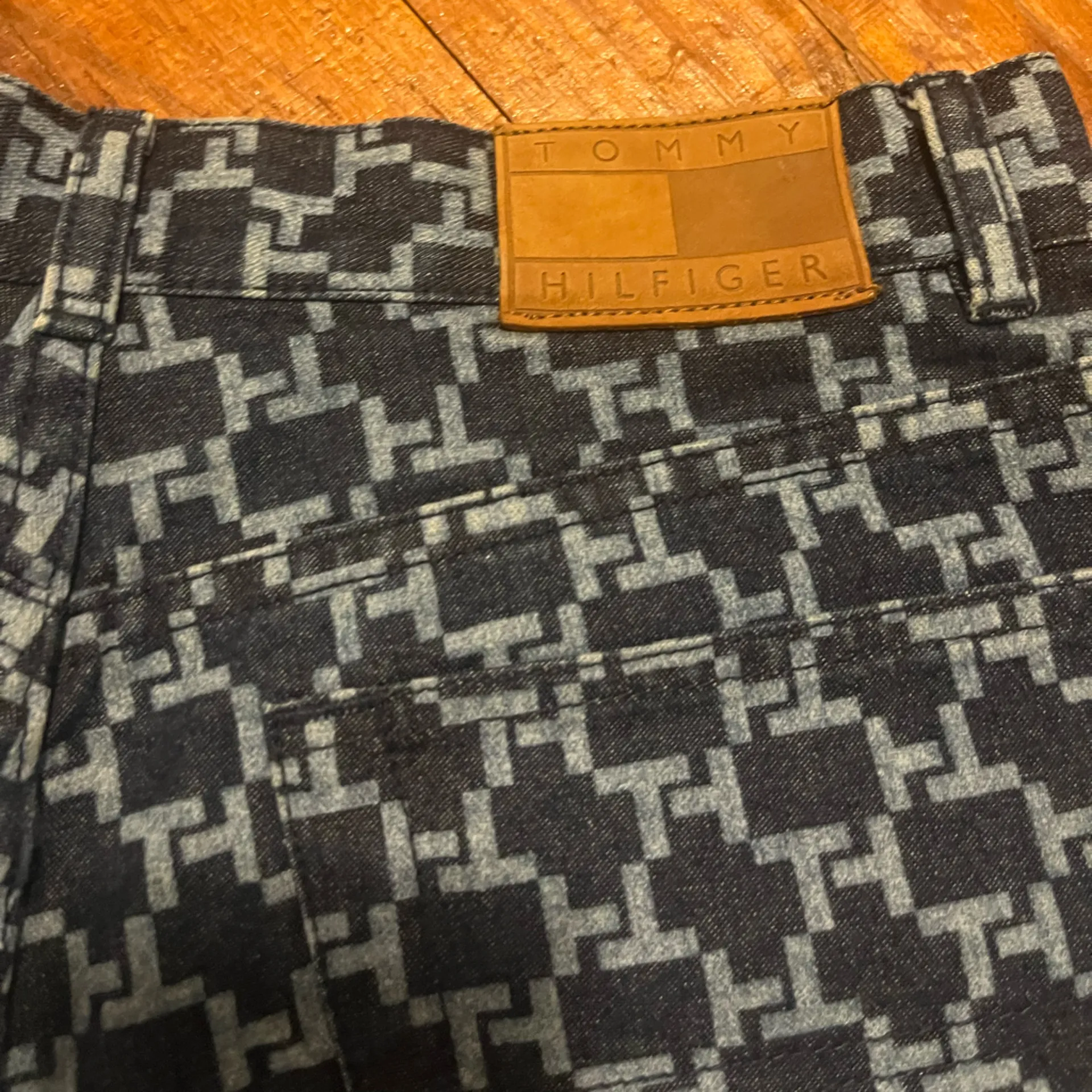 Vintage Unique Tommy Hilfiger TH Print Jeans - Image 6