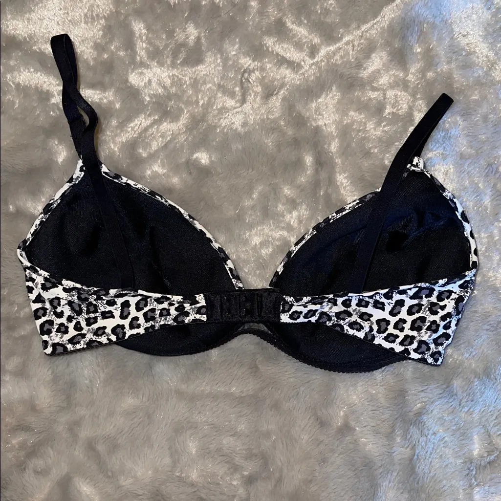 Vassarette Push-Up Bra – Leopard Print (38B) - Image 4