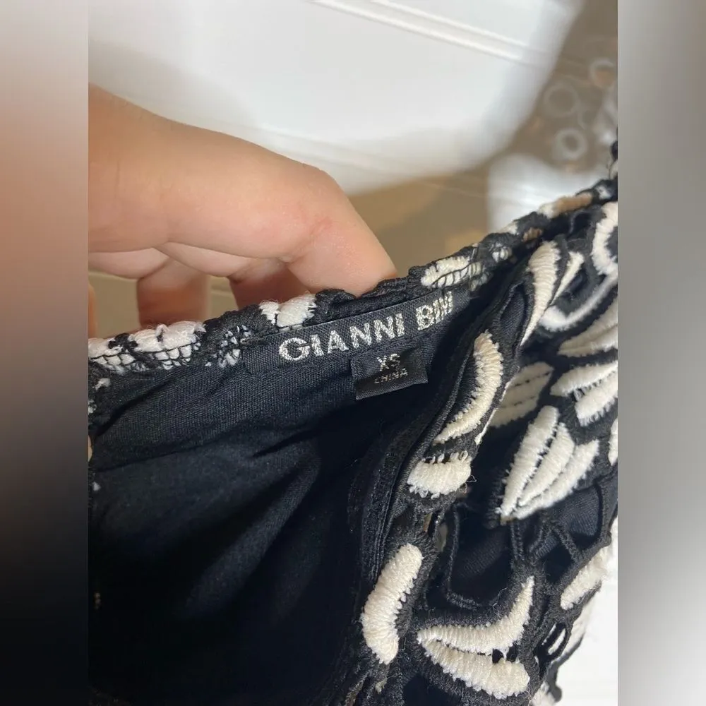 Gianni Bini Floral Chunky Crochet Lace Off Shoulder Dress - Image 10