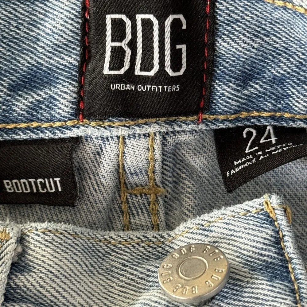 BDG SZ 24 Bootcut Jeans Mid-Rise Pockets Distressed Frayed Hems Light Wash Blue - Image 9
