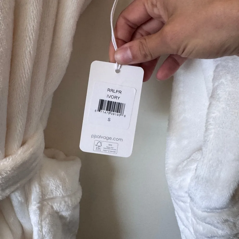 NWT PJ Salvage Women's Luxe Plush Robe Size Small White - Image 5