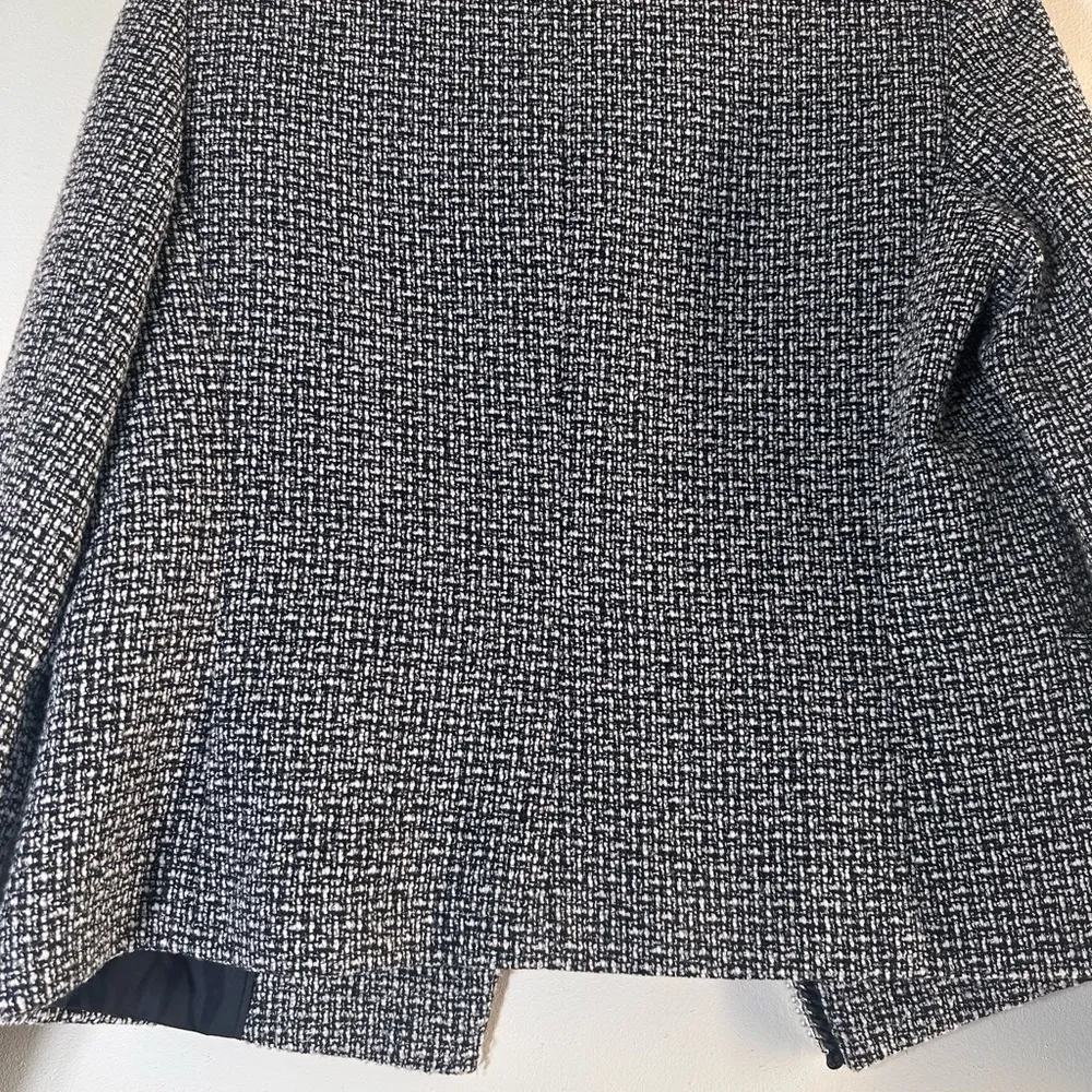 Karl Lagerfeld Tweed Pearl Blazer black & white Pockets size 8 - Image 10