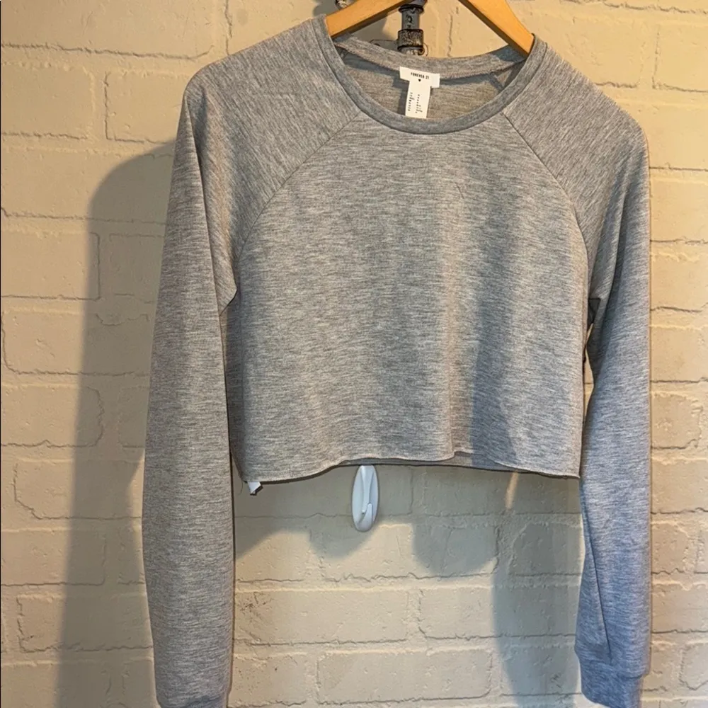 F21 sleep shirt pj top pajamas NEW Gray Cropped long sleeve medium soft - Image 2