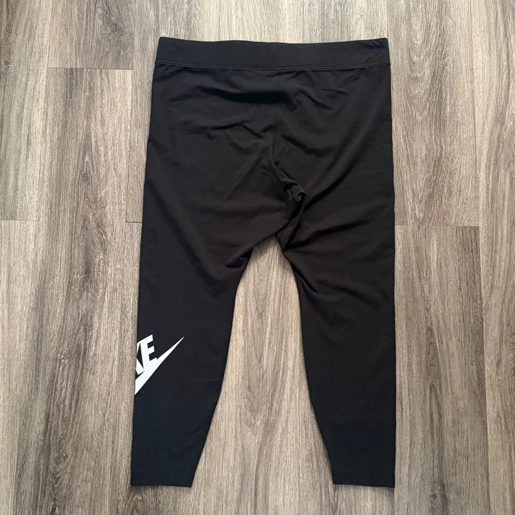 Nike Women's Black Leggings with White Logo Size 2X Casual Stretch Athletic - Image 3
