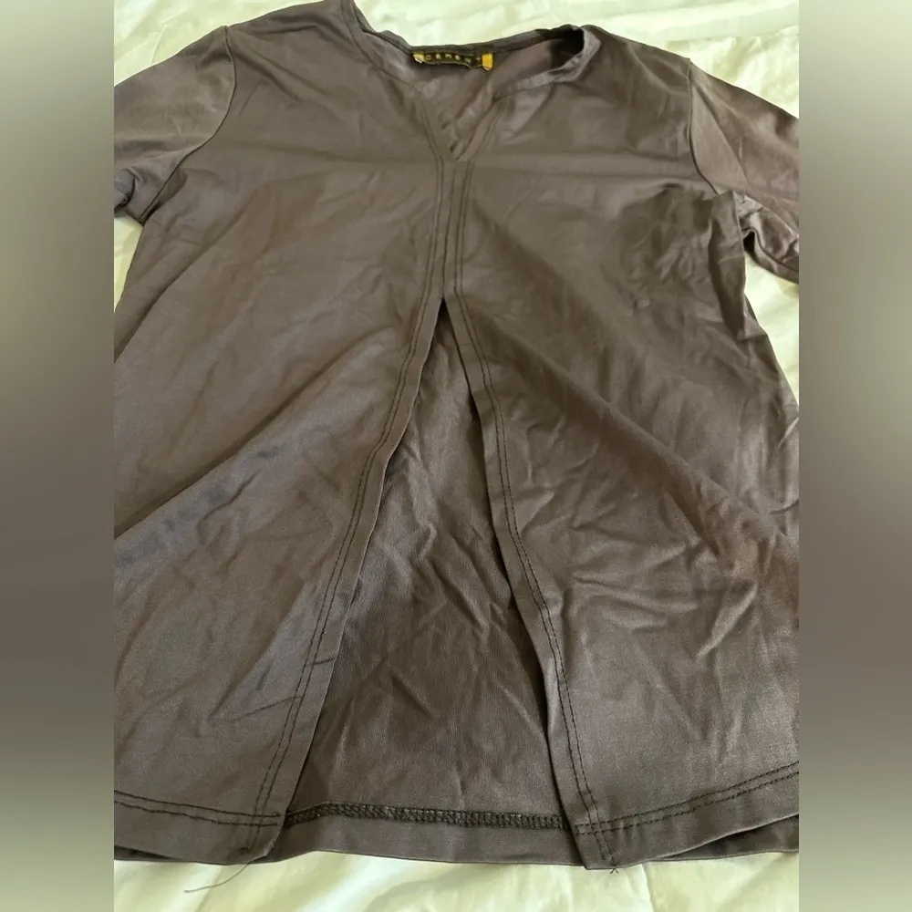 Vintage long sleeve, split front.​​​​​​ Brown - Image 4