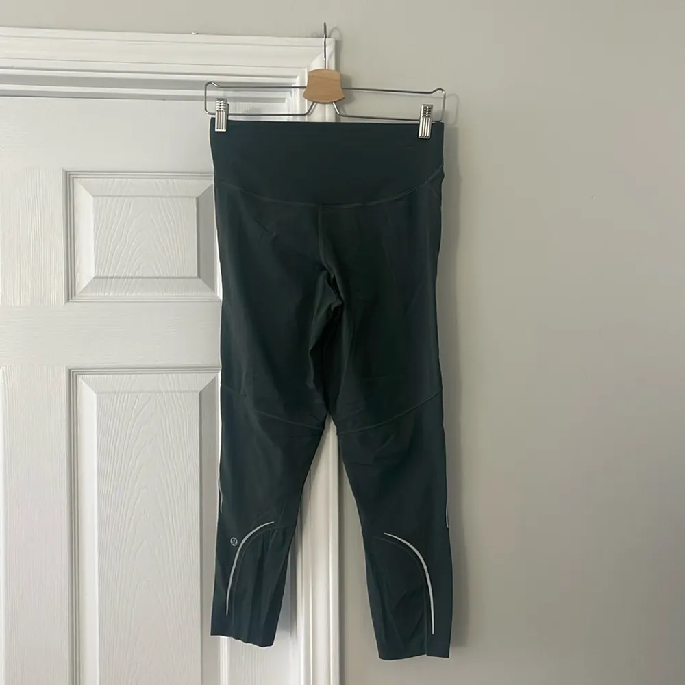 Lululemon Base Pace High Rise Reflective Crop Legging 23" 8 - Image 4