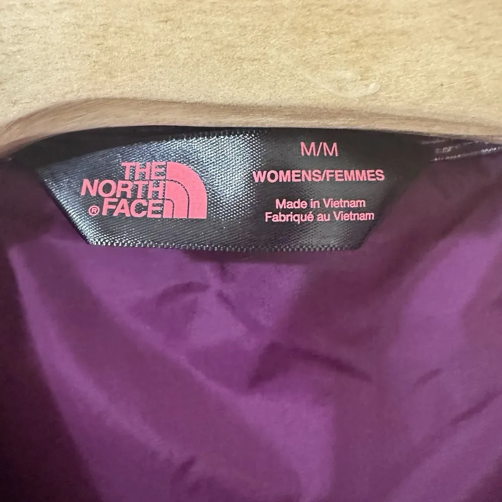 The North Face Women's Medium Pseudio Puffer Vest Quilted Full Zip Purple - Image 4
