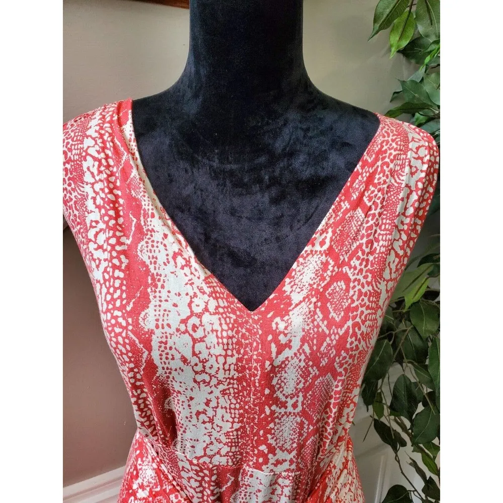 Liz Lange Women's Red & White Rayuon Long Sleeve V-Neck Pullover Blouse 1X - Image 2