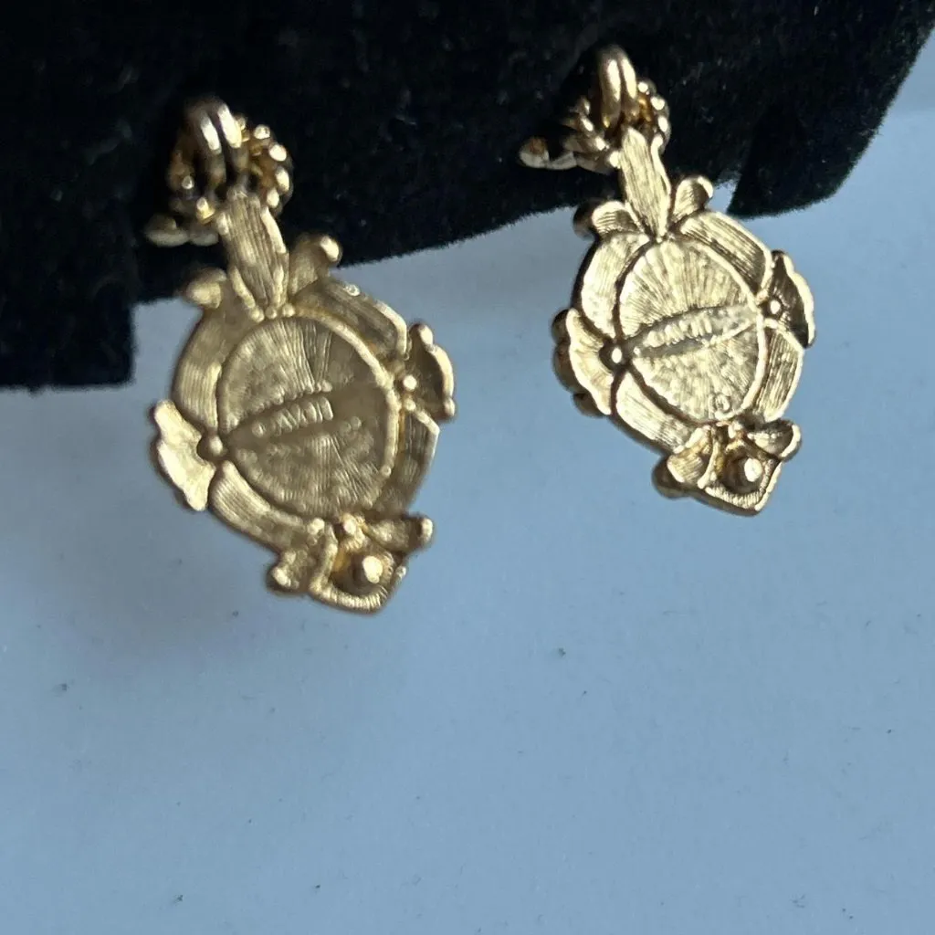 Vintage 1980s Avon Gold Tone Faux Pearl Drop Victorian Style Earring - Image 2