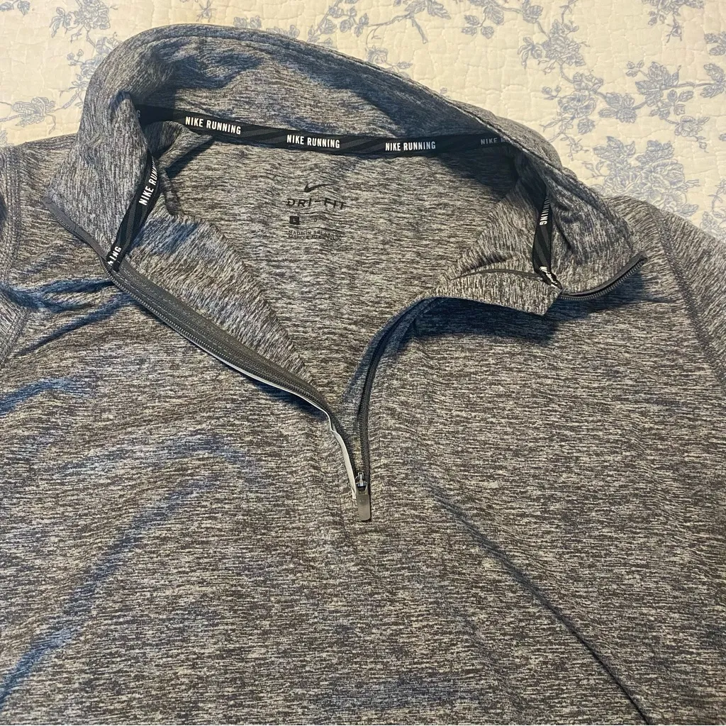 Nike Running Dry-Fit Heathered Gray Quarter-Zip Pullover Size Large - Image 4