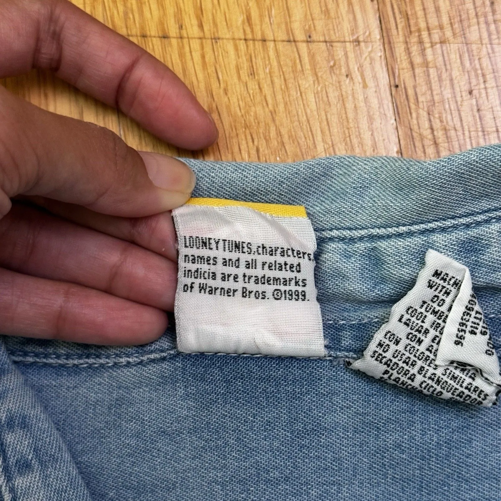 VTG 90s Looney Tunes Warner Bros Embroidered Tweety Bird Denim Shirt 26W/28W - Image 6