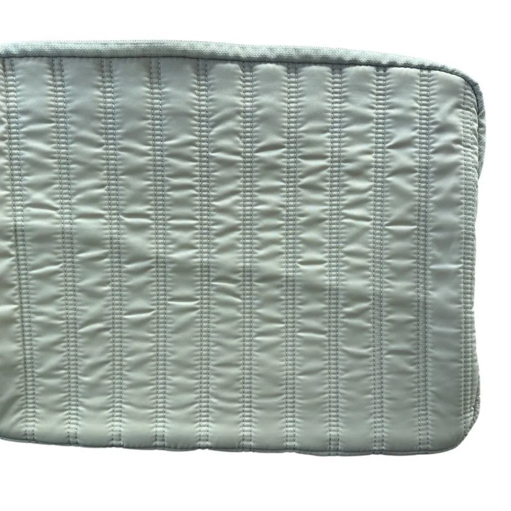 Tumi Laptop IPad Sleeve quilted padding - Image 3