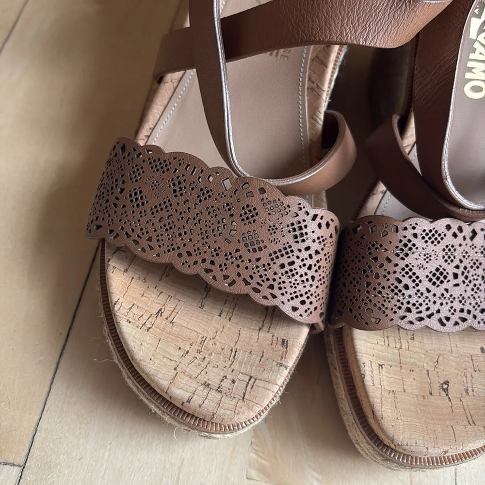 Salvatore Ferragamo Gioela Laser Cut Platform Leather Raffia Wedge Sandals 10 - Image 6