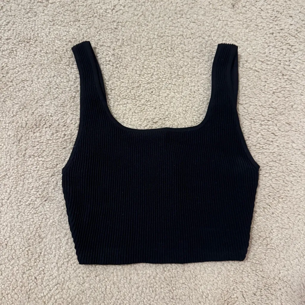 Aritzia Babaton Sculpt Knit Square Neck Crop Tank - Image 4