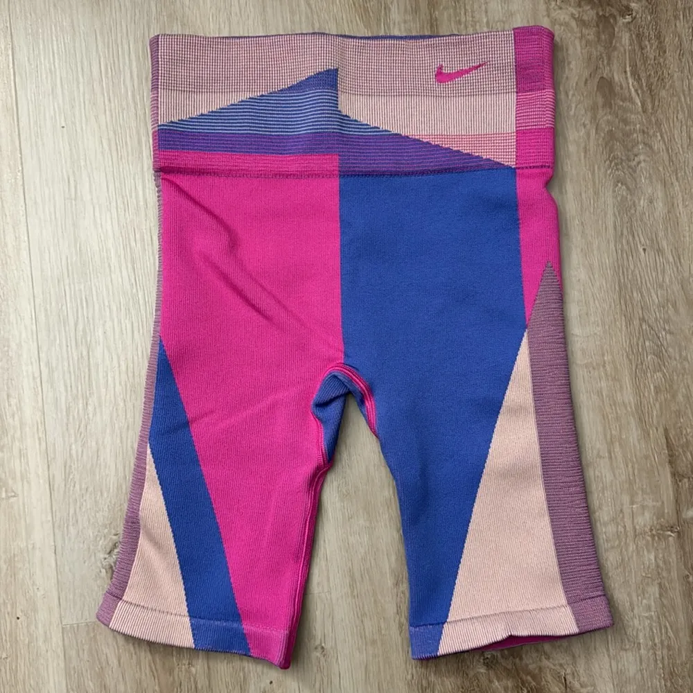 Nike Sculpt Icon Clash Biker Shorts - Image 7