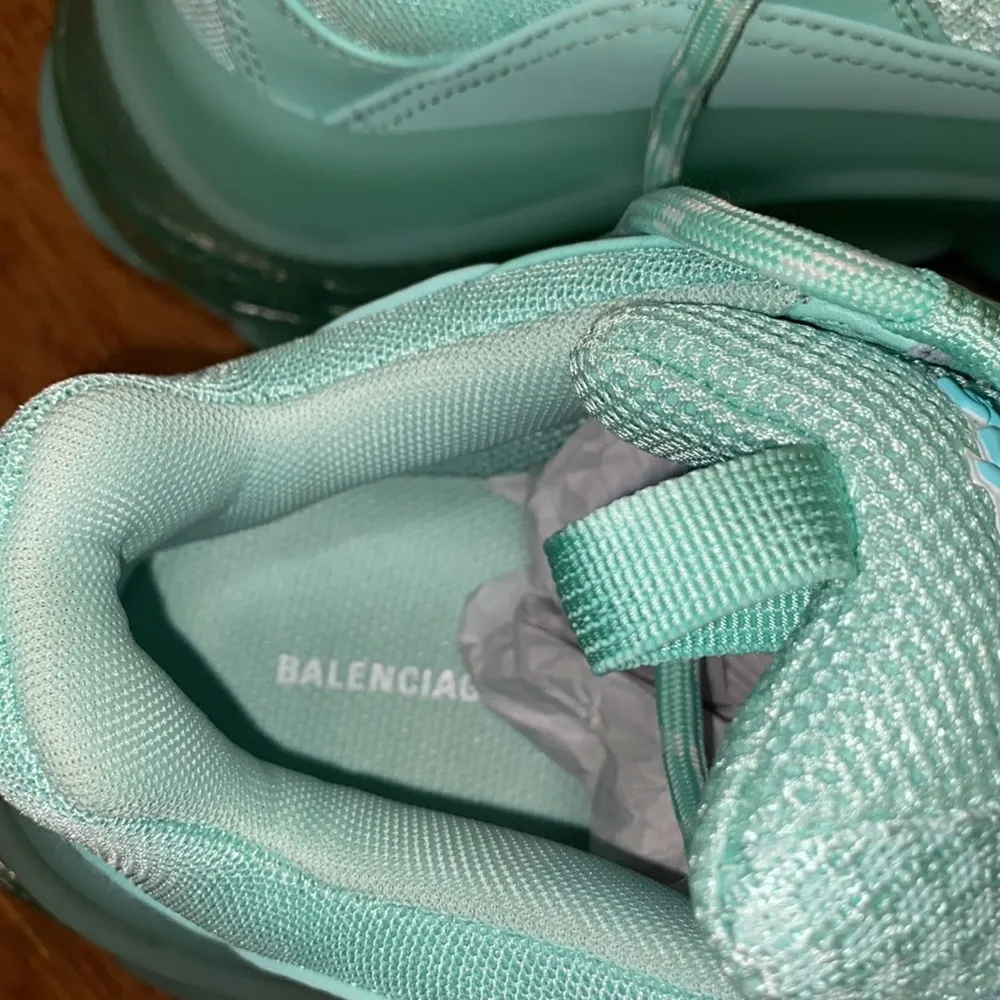 Balenciaga Triple S Sneaker size 40 - Image 3