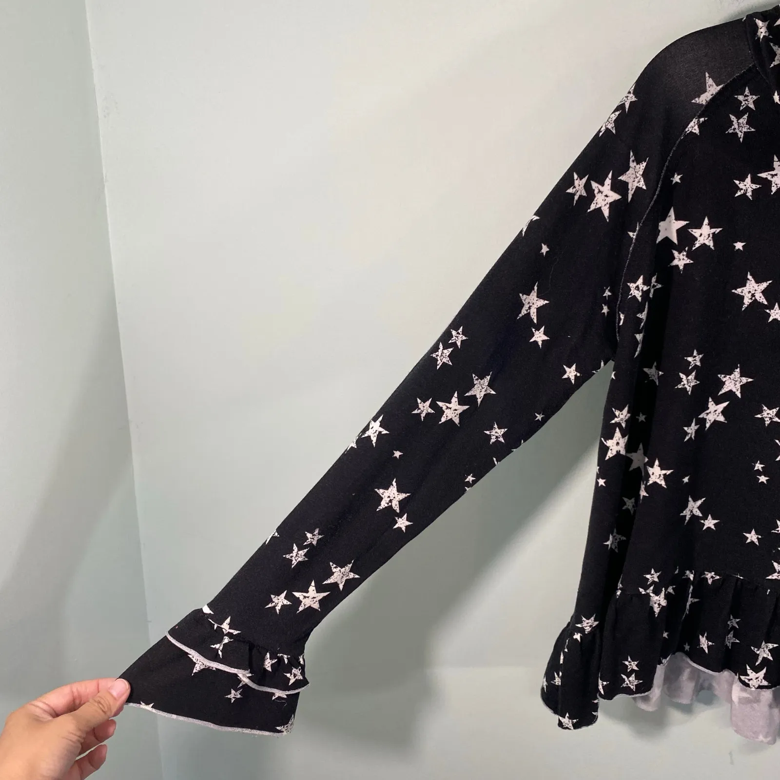 Generation Love Women Black Star Print Ruffles Pullover Hoodie Size S - Image 4