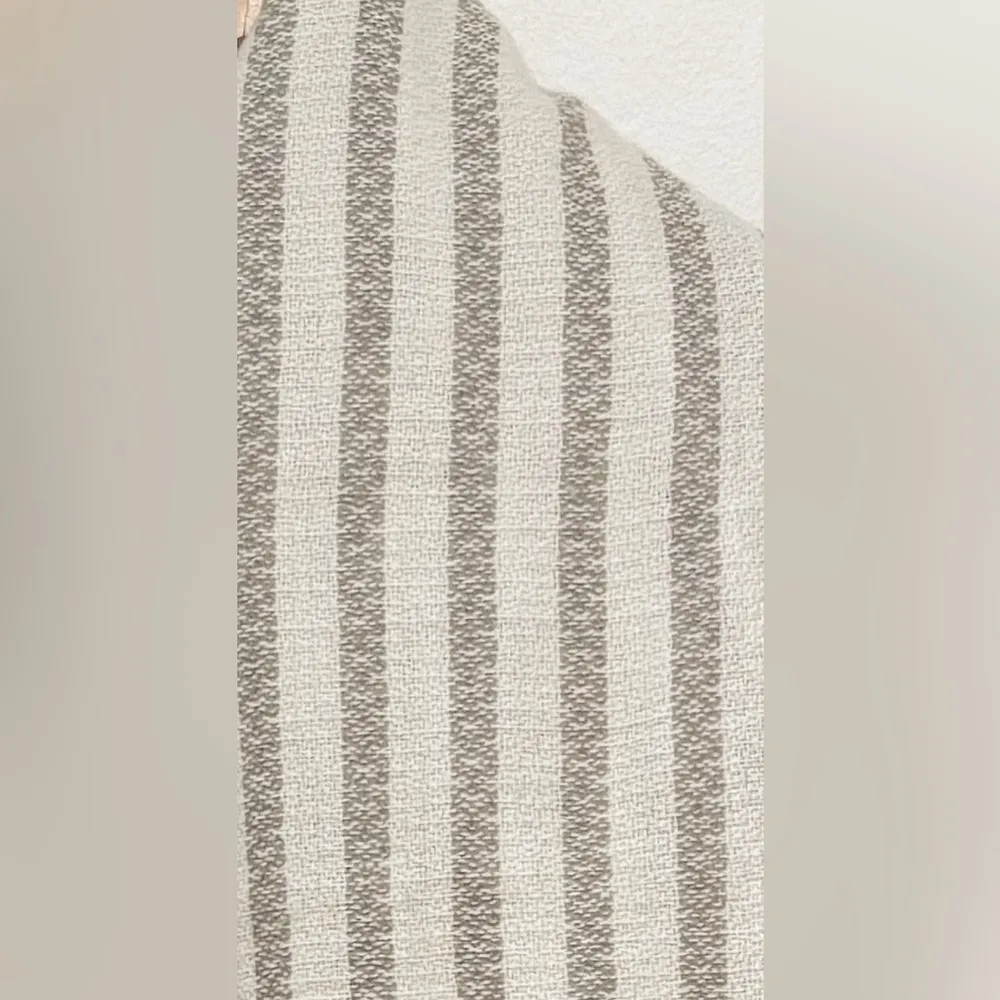 Blanket Scarf (Gray, White) - Image 4