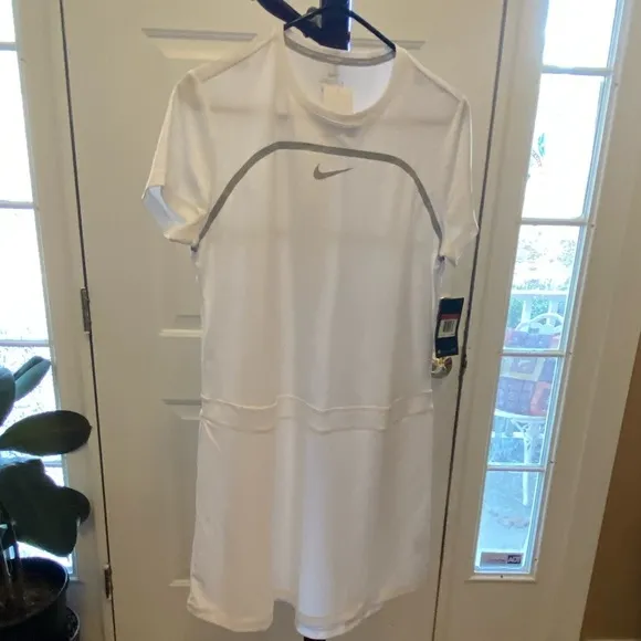 Nike  GOLF DRESS. DRI-WICK MATERIAL WITH GREAT STRETCH - Image 8