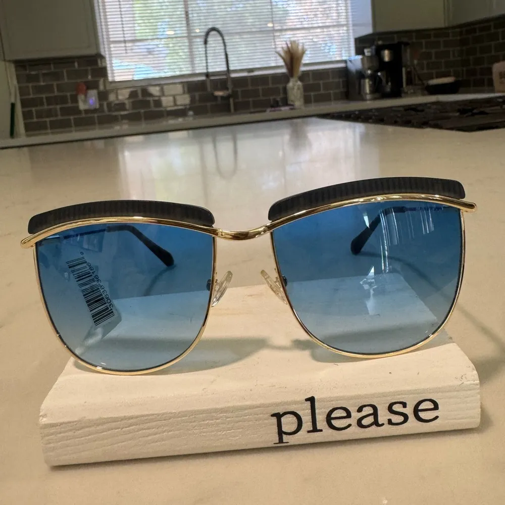 BALMAIN unisex Gold and Blue Sunglasses - Image 7