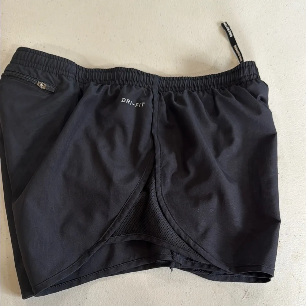 Nike Women's Black Shorts - Image 4
