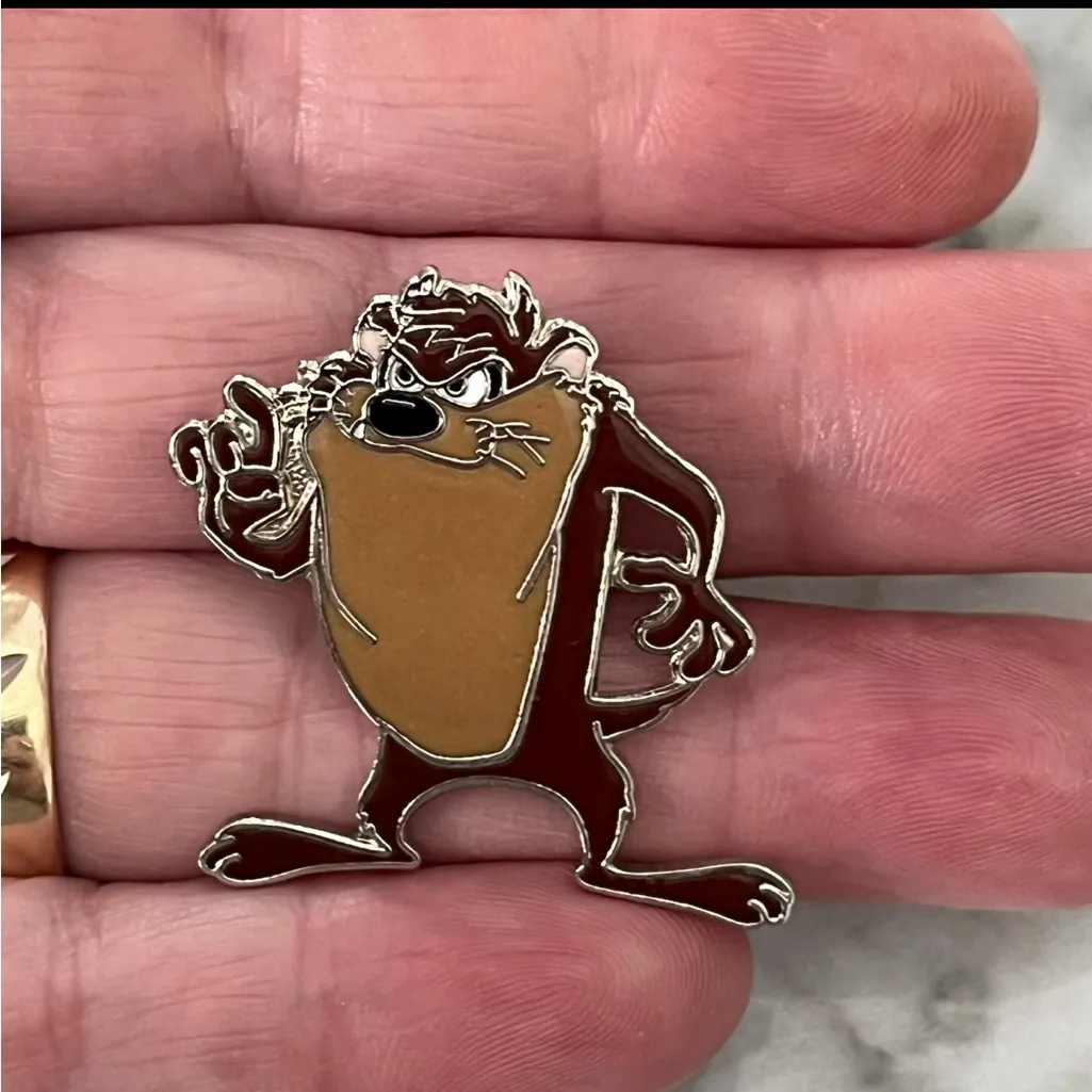 Tazmanian Devil Looney Toones 1990s Lapel Pin No Back Brown - Image 2