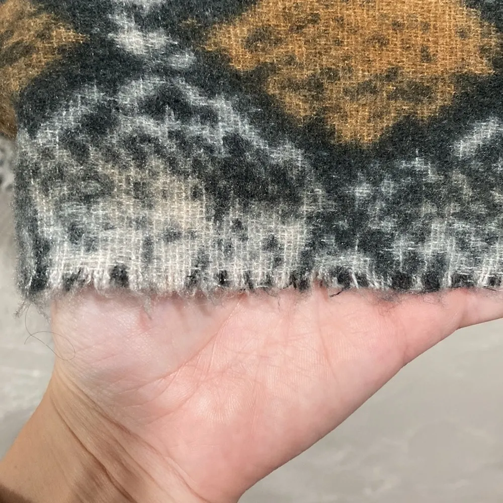 Altar’d state fleece snake print triangle scarf - Image 5