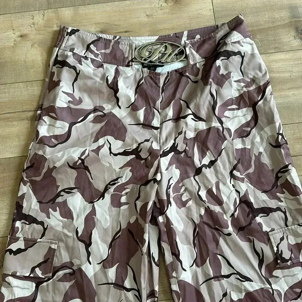 NWT PRETTYLITTLETHING Grey Camo Metal Trim Cargo Pants Sz 10 - Image 7