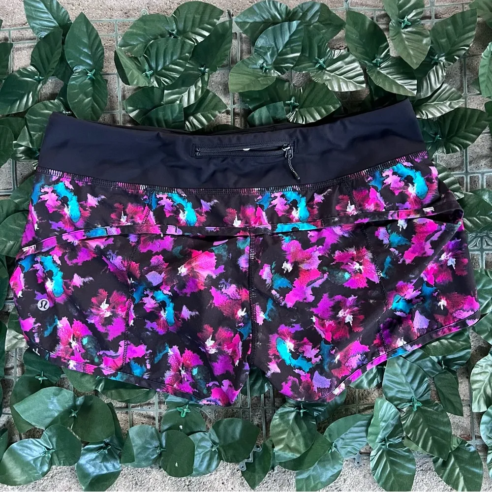 Lululemon Hotty Hot Shorts Size 8 - Image 9