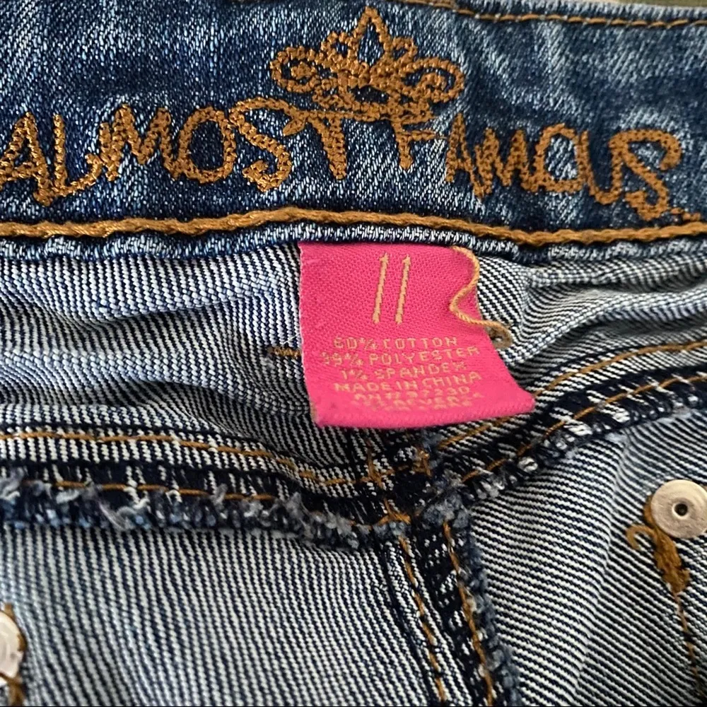 Almost Famous Distressed Women's Jean's Sz 11 - Image 12