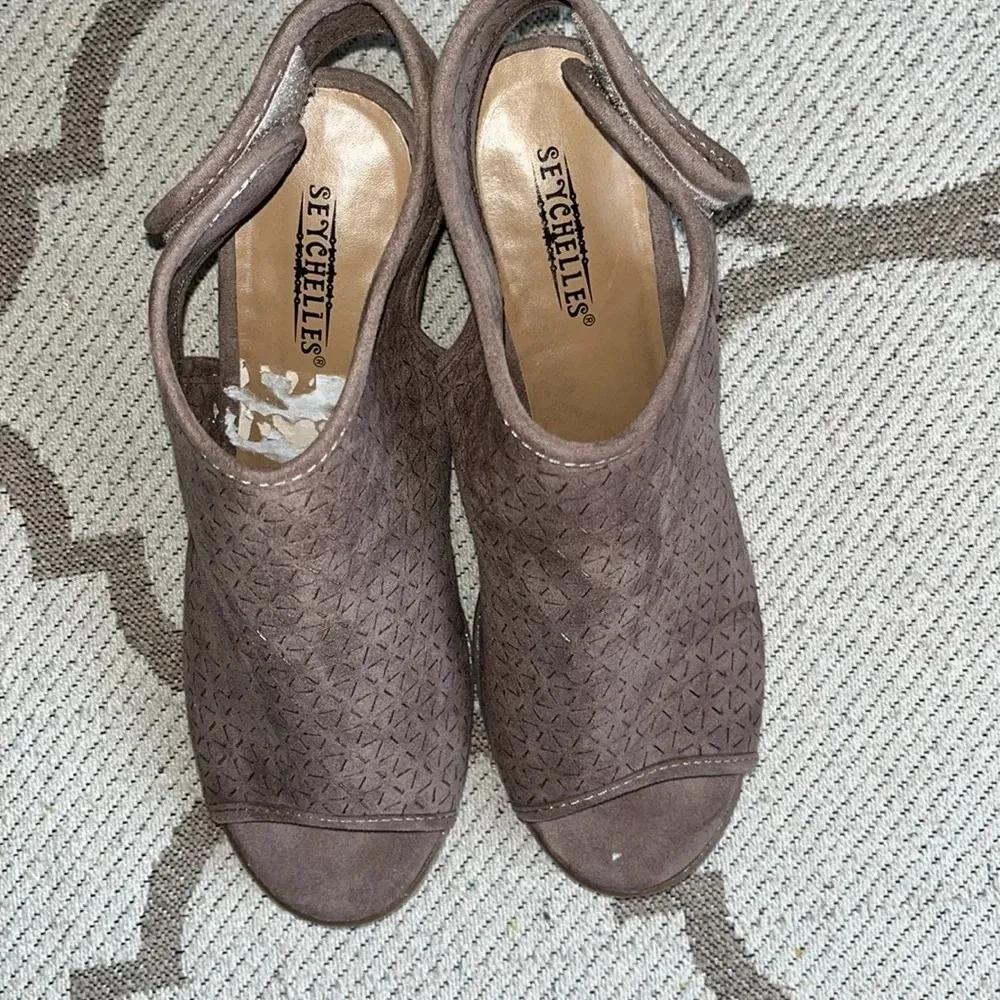 Seychelles  open back 3” block heel Velcro strap sandal, size 7.5 - Image 13